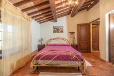 Stonehouse-for-Sale-Val-d-Orcia-Tuscany--9-