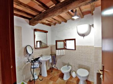 Stonehouse-for-Sale-Val-d-Orcia-Tuscany--44-