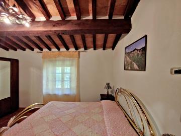 Stonehouse-for-Sale-Val-d-Orcia-Tuscany--31-