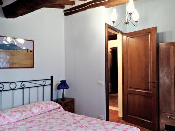 Stonehouse-for-Sale-Val-d-Orcia-Tuscany--38-