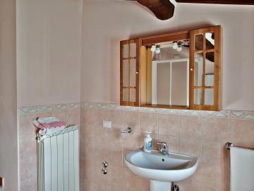 Stonehouse-for-Sale-Val-d-Orcia-Tuscany--39-