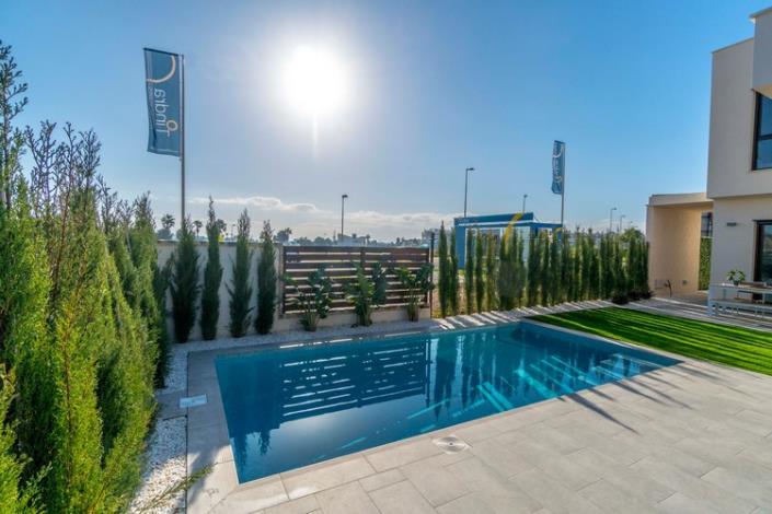 Image No.21-3 Bed Villa / Detached for sale