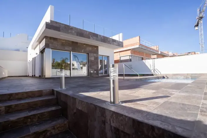 Image No.1-3 Bed Villa for sale