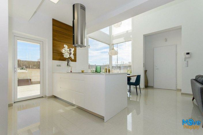 Image No.8-3 Bed Villa for sale