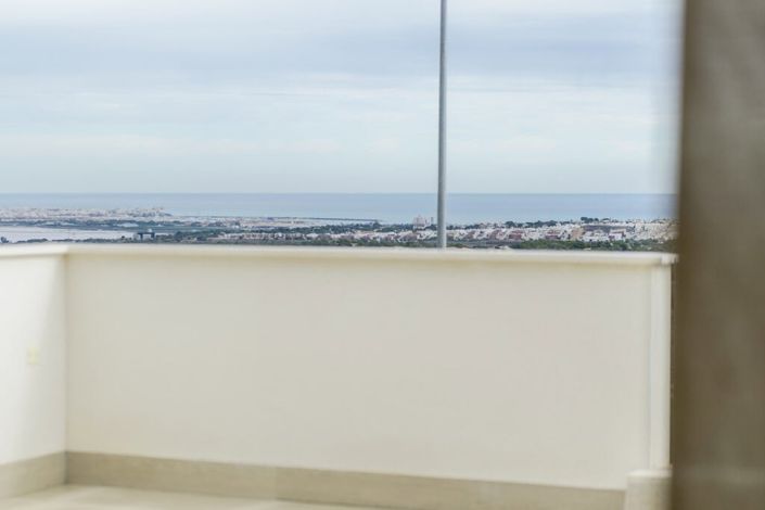 Image No.1-3 Bed Villa for sale