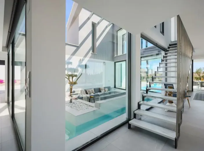 Image No.4-4 Bed Villa for sale