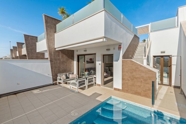 Image No.1-3 Bed Townhouse for sale