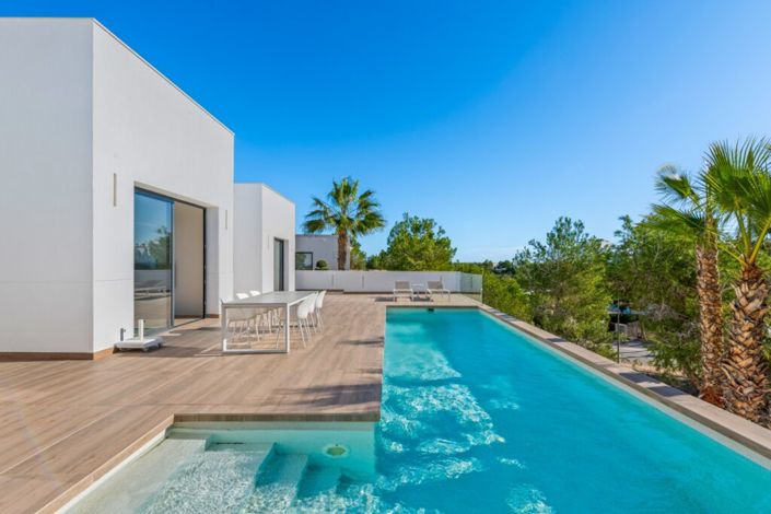 Image No.1-4 Bed Villa for sale