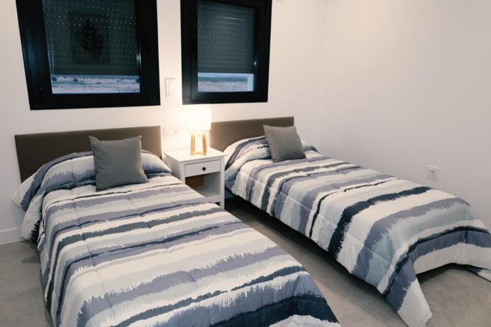 Image No.19-2 Bed Townhouse for sale