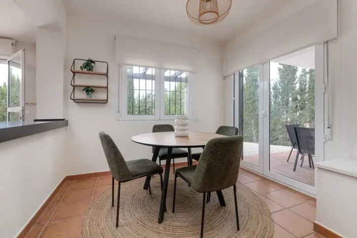 Image No.6-2 Bed Townhouse for sale