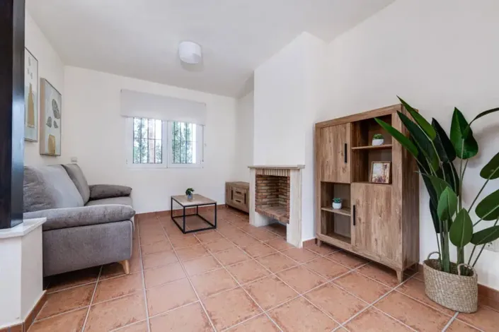 Image No.8-2 Bed Townhouse for sale