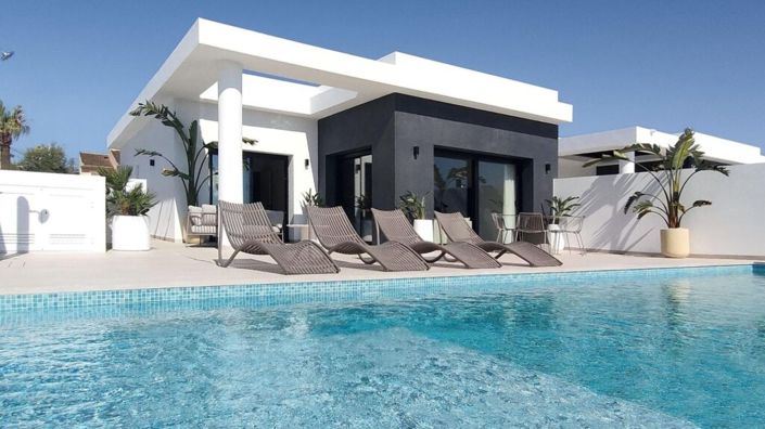 Image No.1-5 Bed Villa for sale