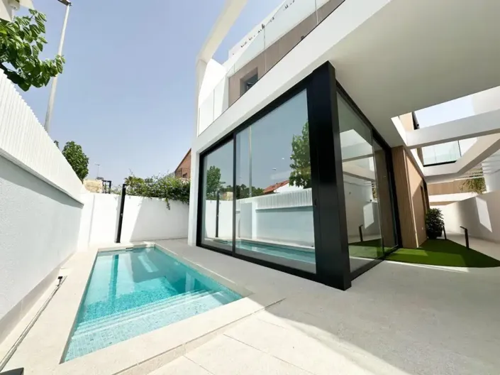 Image No.3-3 Bed Villa for sale