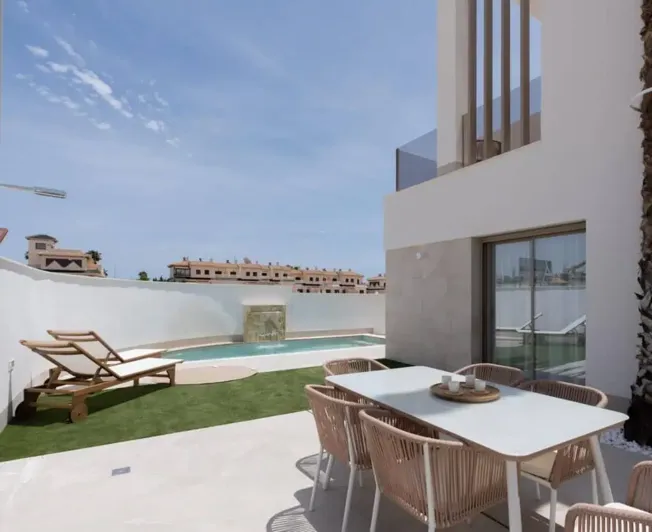 Image No.27-3 Bed Villa for sale