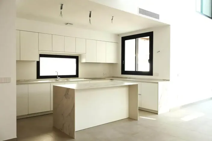 Image No.17-4 Bed Villa for sale