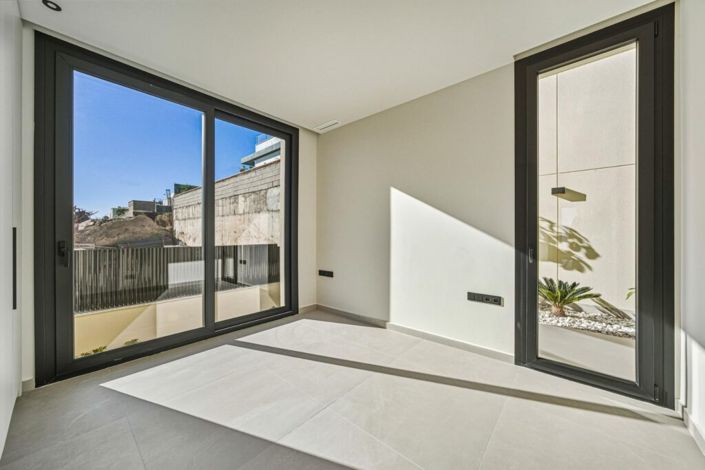 Image No.16-4 Bed Villa for sale