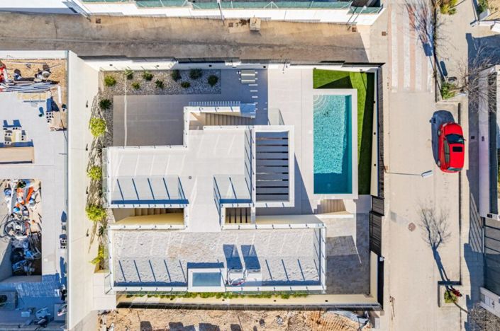 Image No.2-4 Bed Villa for sale