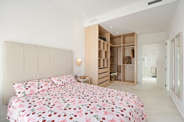 Image No.33-3 Bed Villa for sale