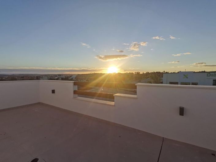 Image No.2-5 Bed Villa for sale