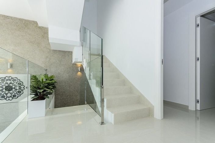 Image No.40-5 Bed Villa for sale