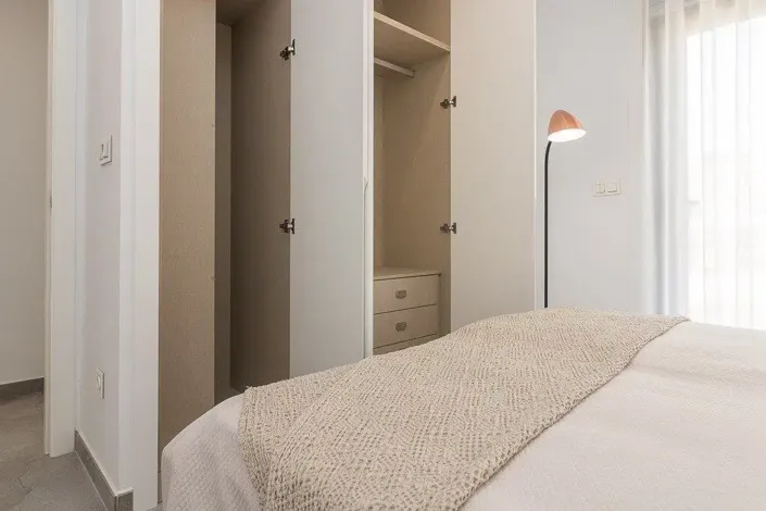 Image No.35-2 Bed Apartment for sale