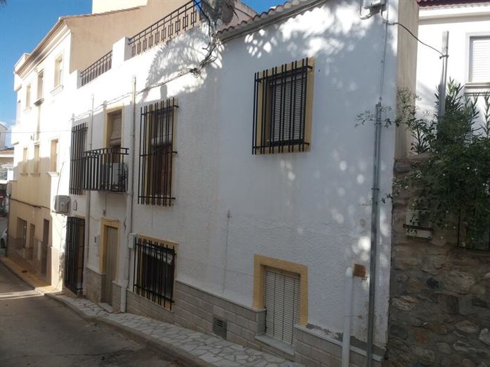 Image No.1-4 Bed Townhouse for sale