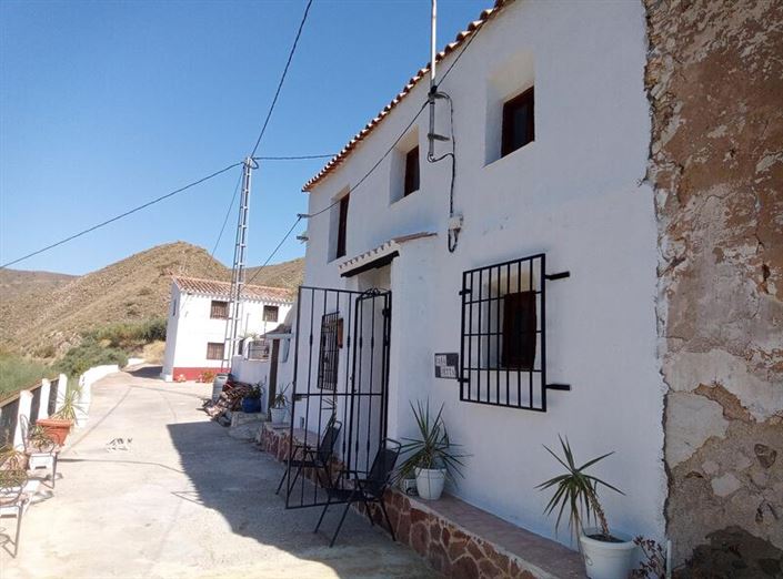 Image No.1-3 Bed Property for sale