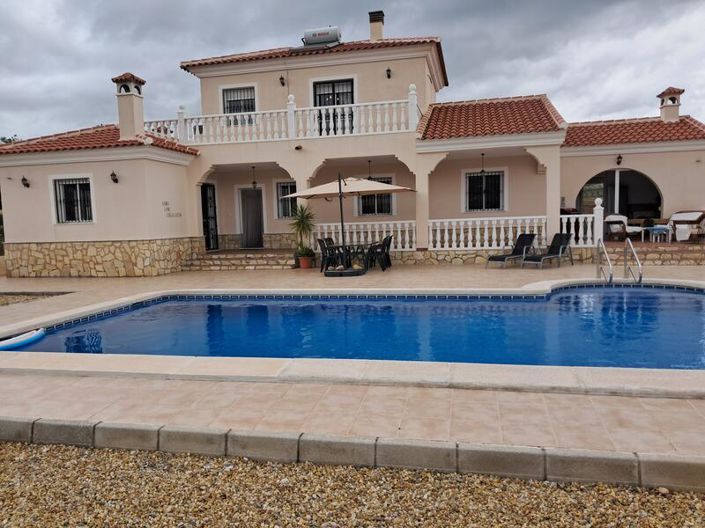 Image No.1-3 Bed Villa for sale