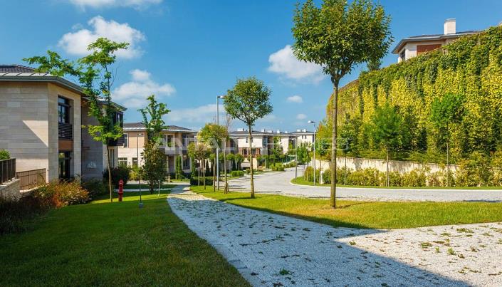 Image No.8-5 Bed House/Villa for sale