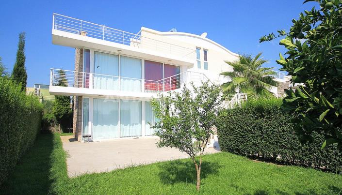 Image No.4-4 Bed Villa for sale