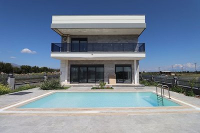 Exterior 3