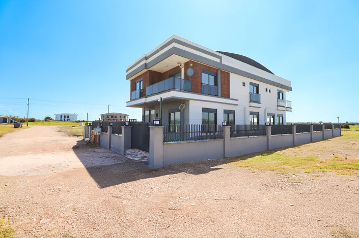 Image No.8-6 Bed House/Villa for sale
