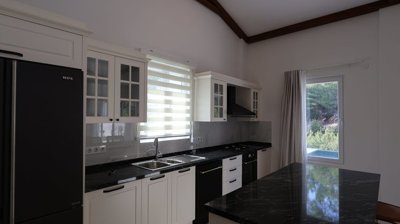 Interior 5