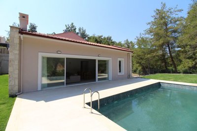 Exterior 3