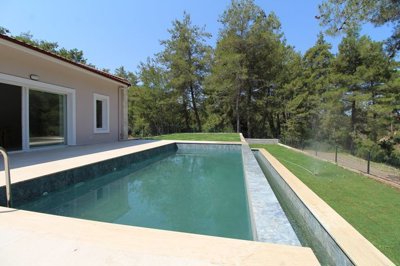 Exterior 4