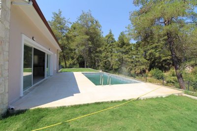 Exterior 5