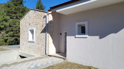 Exterior 13