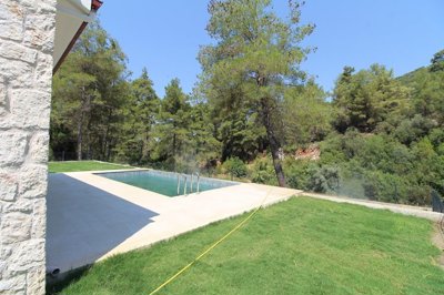 Exterior 6