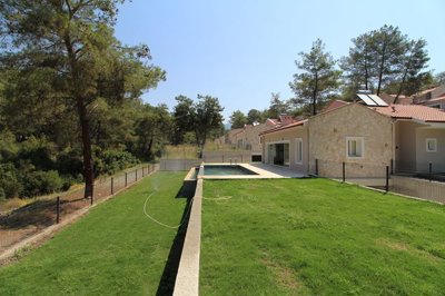 Exterior 8