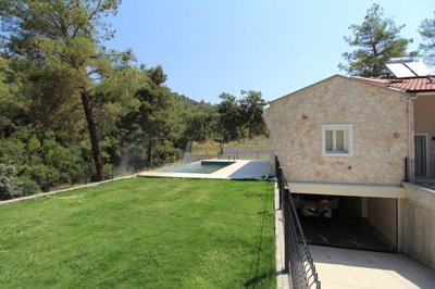Exterior 9