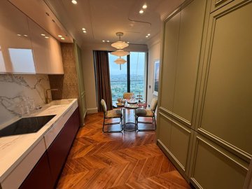 Interior 5