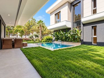 Exterior 8