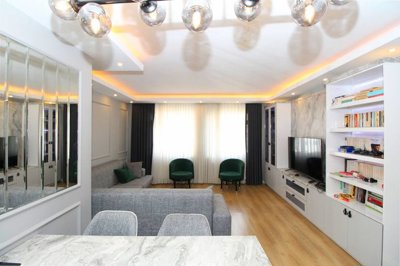 Interior 5