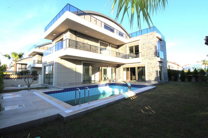 Image No.1-6 Bed House/Villa for sale