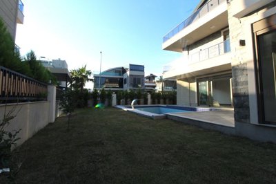 Exterior 13
