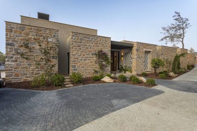 Exterior 15