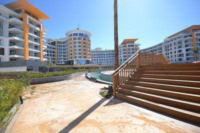 Exterior 4