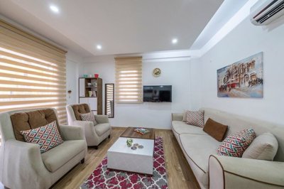 Interior 4