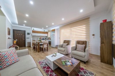 Interior 6