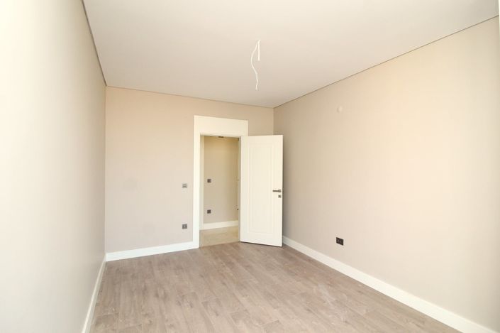 Image No.22-3 Bed Apartment for sale